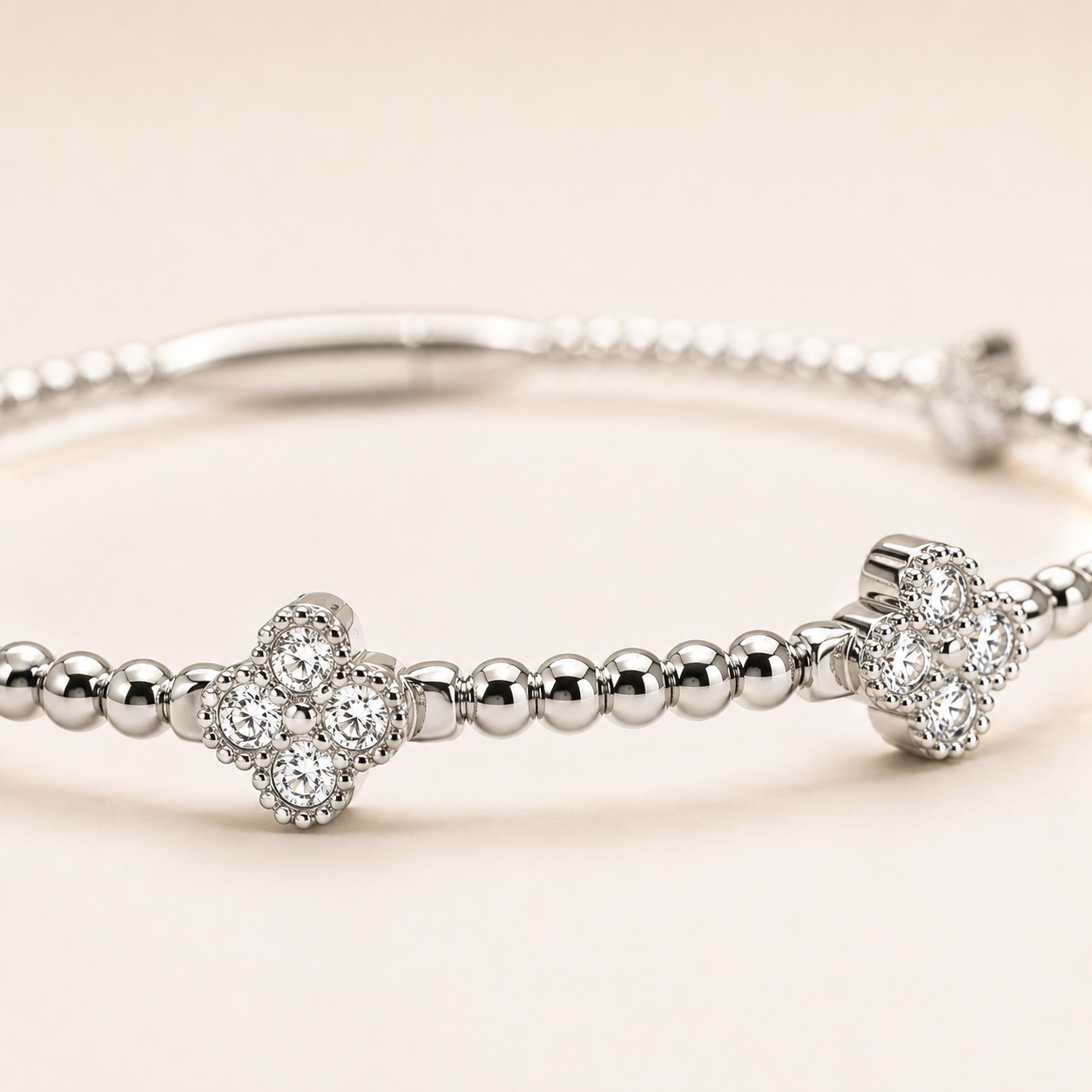 Clover Flexible Bangle