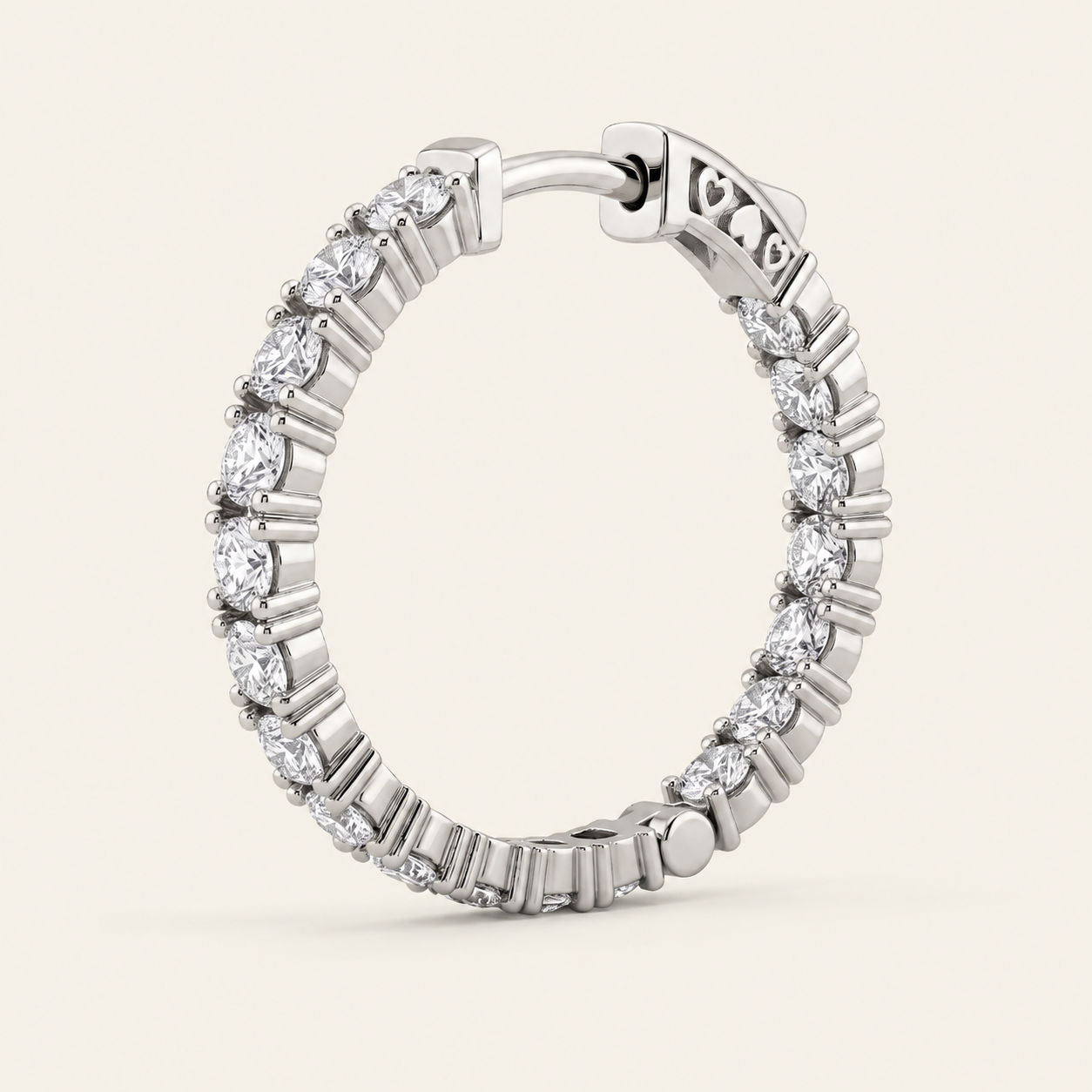 Classic 4prong Round Hoop